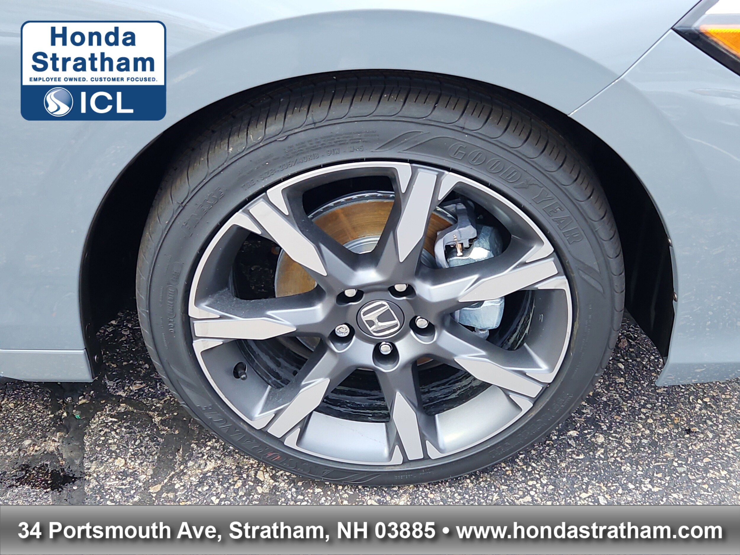 2026 Honda Civic Hatchback Hybrid Sport Touring photo 4