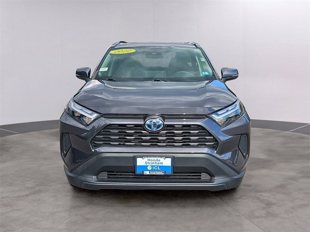 2022 Toyota RAV4 Hybrid XLE photo 2