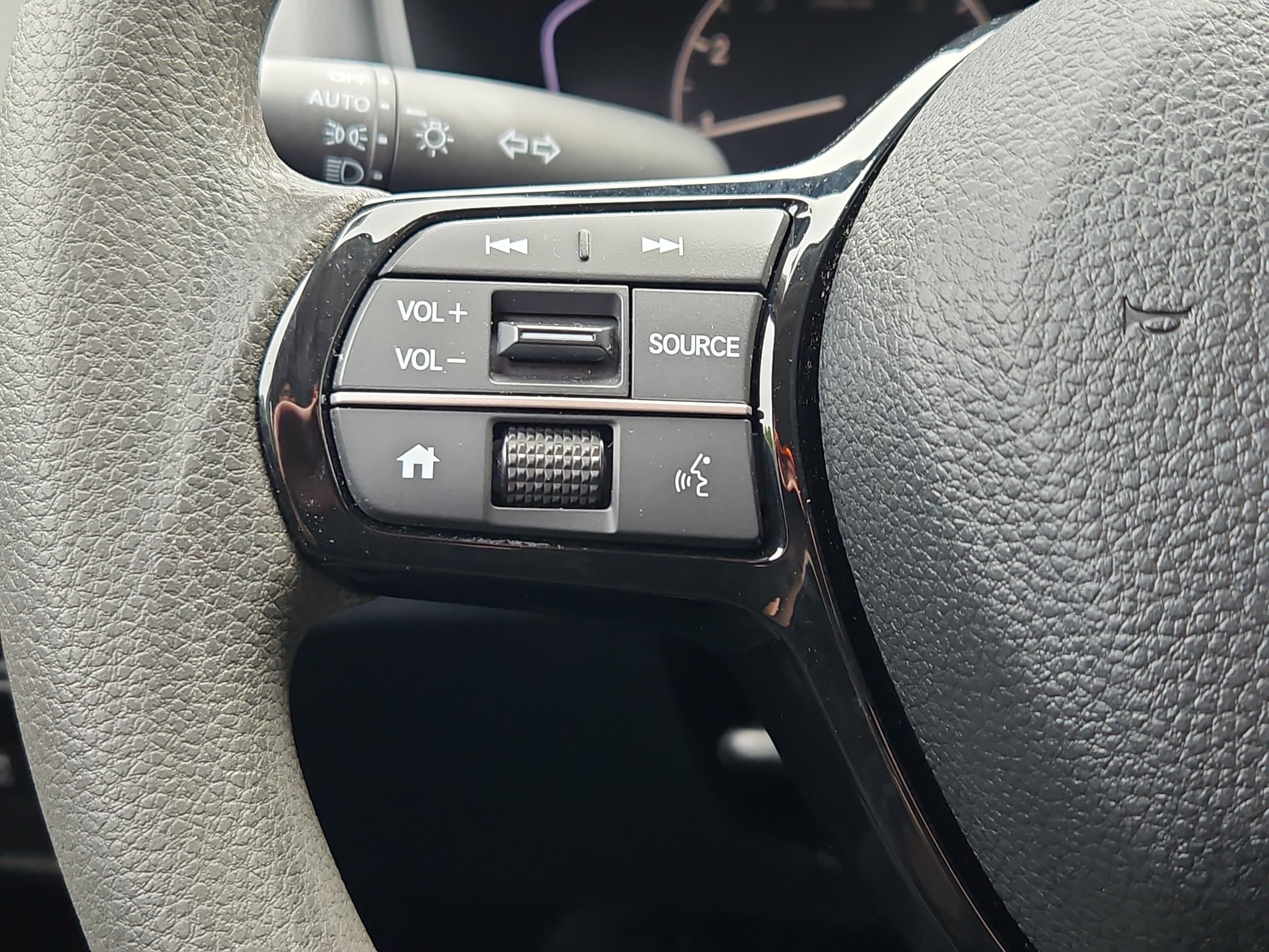 2025 Honda Civic LX - Photo 16