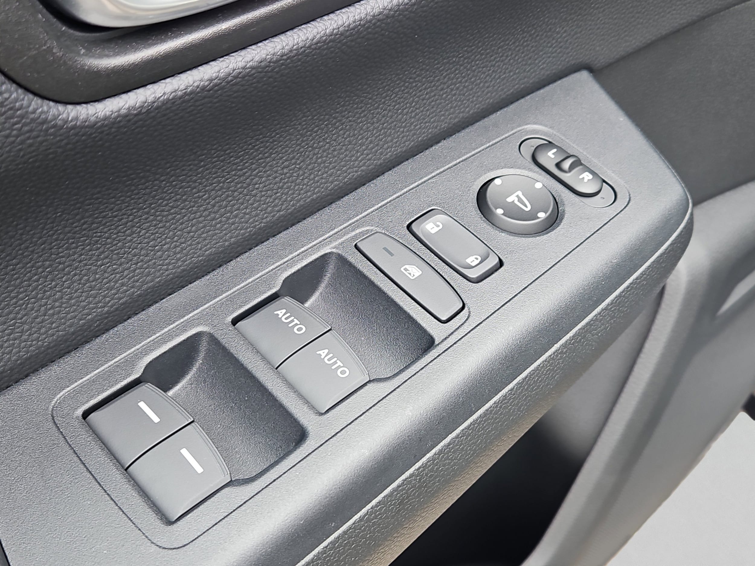 2024 Honda CR-V EX - Photo 18