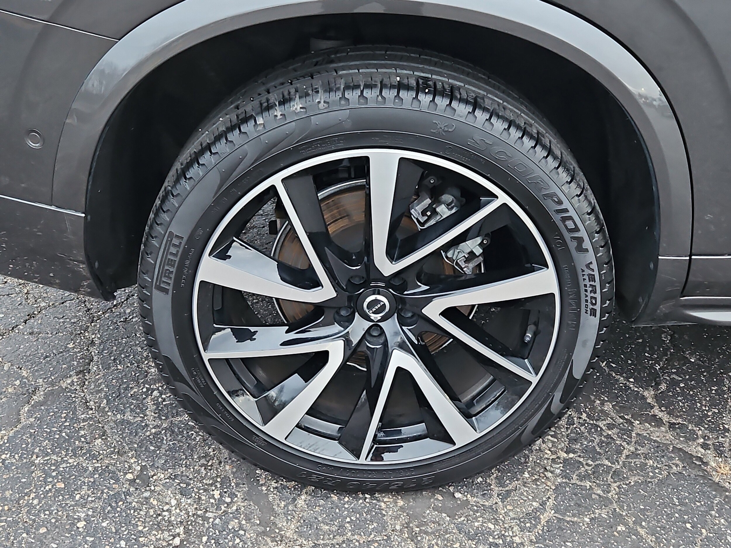 2024 Volvo XC90 Plus B5 photo 4