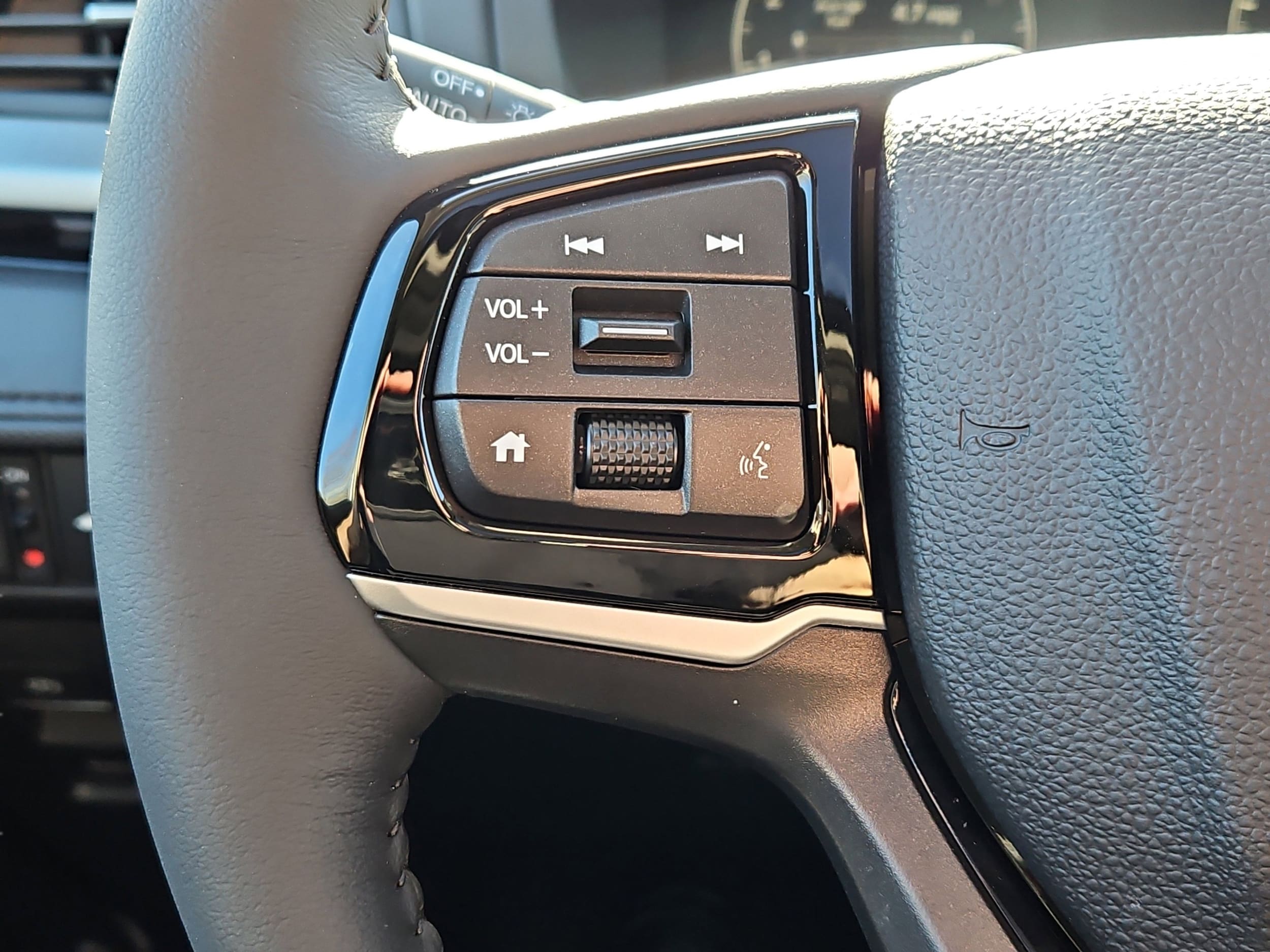 2026 Honda Odyssey Touring - Photo 14