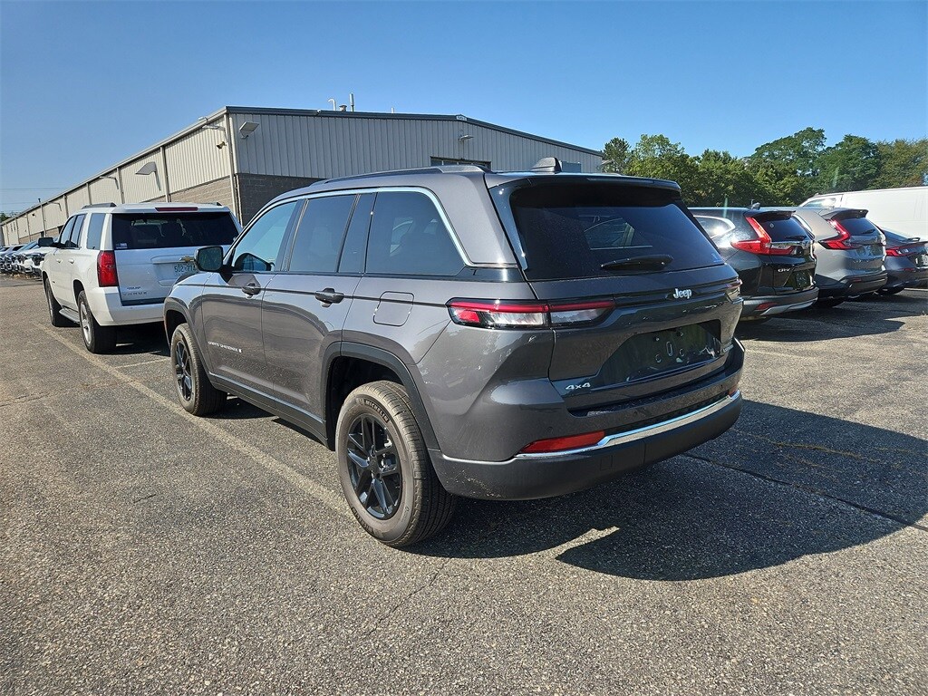 2025 Jeep Grand Cherokee Altitude X photo 4