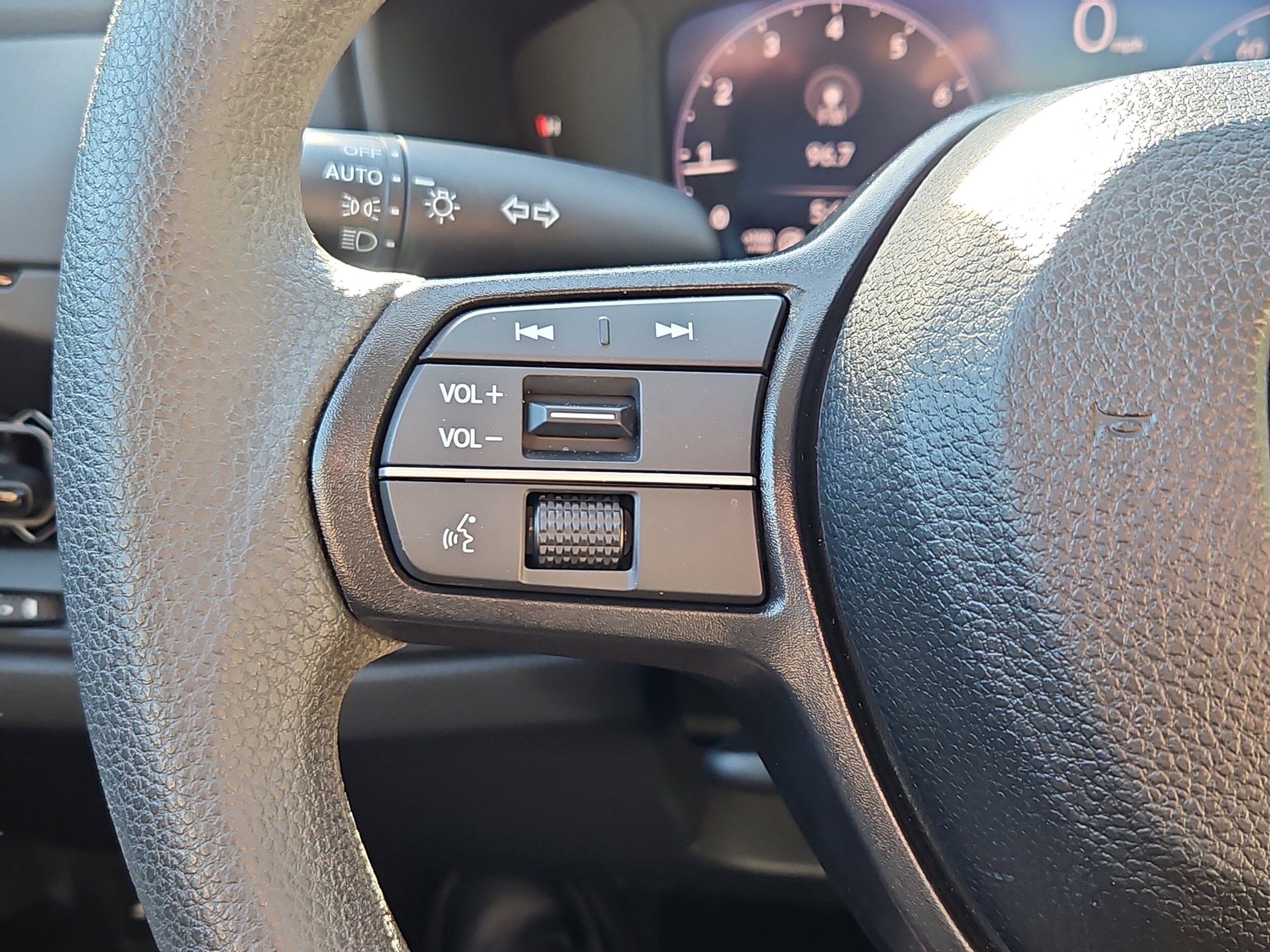 2025 Honda Accord LX - Photo 13