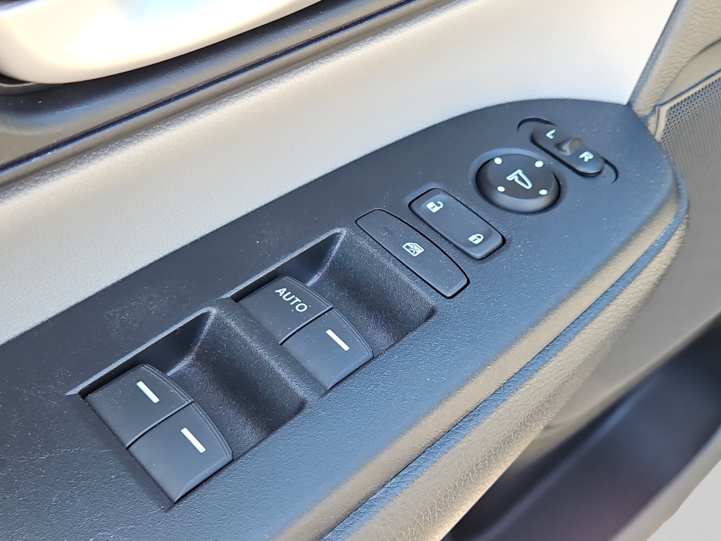 2020 Honda CR-V LX - Photo 13
