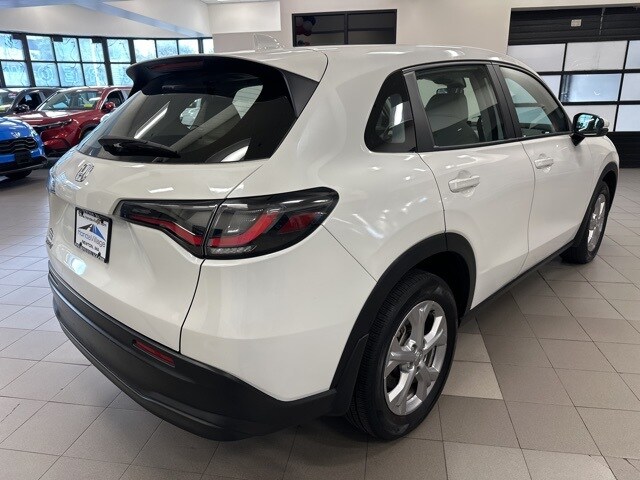 2023 Honda HR-V LX photo 3
