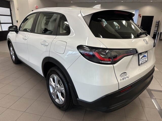 2023 Honda HR-V LX photo 4