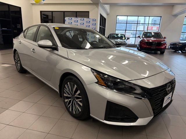 Used 2023 Nissan Altima SV with VIN 1N4BL4DV0PN419305 for sale in Newton, MA