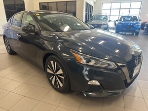 2022 Nissan Altima 2.5 SV Sedan