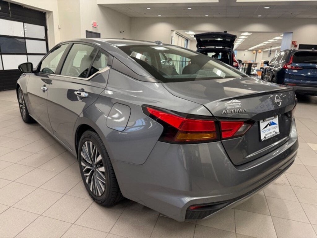 Used 2024 Nissan Altima 2.5 SV Sedan