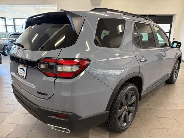 2023 Honda Pilot Sport photo 3