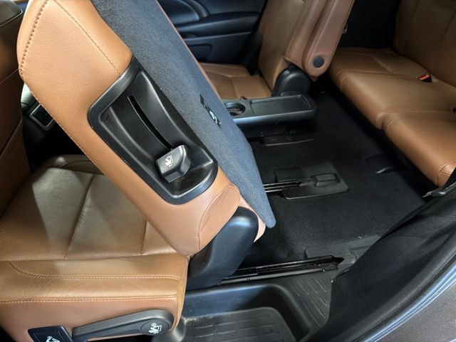 2019 Toyota Highlander Limited - Photo 14