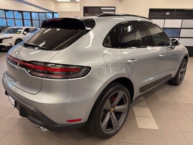 2023 Porsche Macan S photo 3
