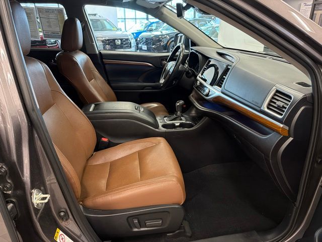 2019 Toyota Highlander Limited - Photo 19