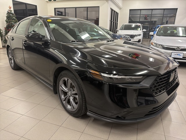 2023 Honda Accord EX's photo