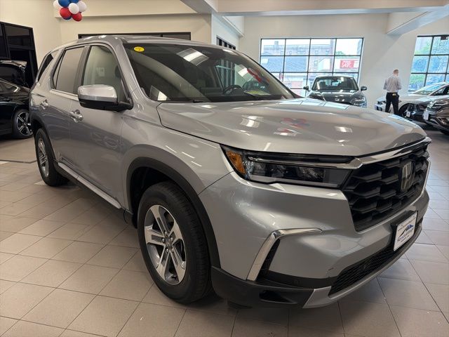 2024 Honda Pilot EX-L 8-Occupant AWD's photo