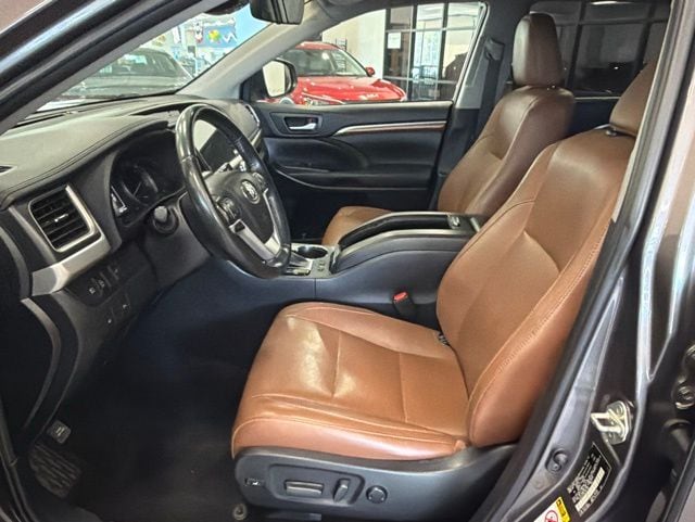 2019 Toyota Highlander Limited - Photo 8