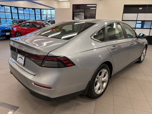 2023 Honda Accord LX photo 3