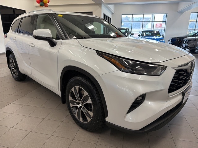 2022 Toyota Highlander XLE's photo