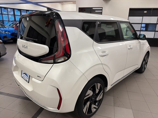 2023 Kia Soul GT-Line photo 3