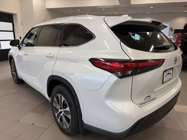 2022 Toyota Highlander XLE photo 4