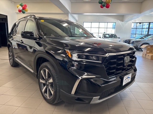 2023 Honda Pilot Touring's photo