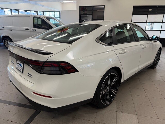 2025 Honda Accord Hybrid Sport photo 3