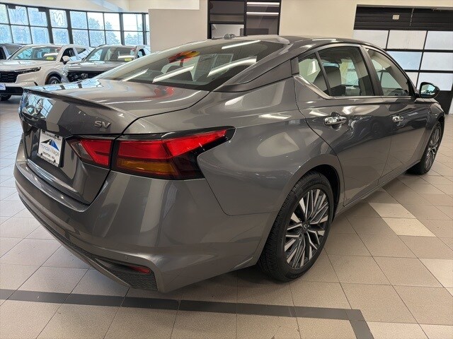 2024 Nissan Altima 2.5 SV photo 3