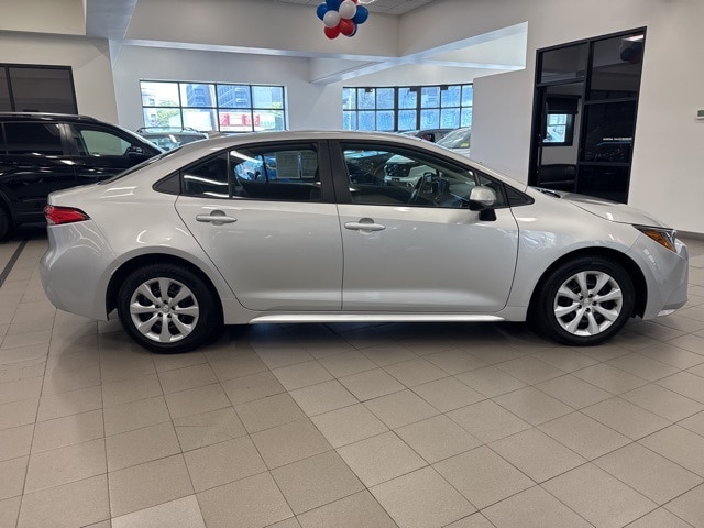 Used 2023 Toyota Corolla LE with VIN 5YFB4MDE8PP061896 for sale in Northfield, Minnesota
