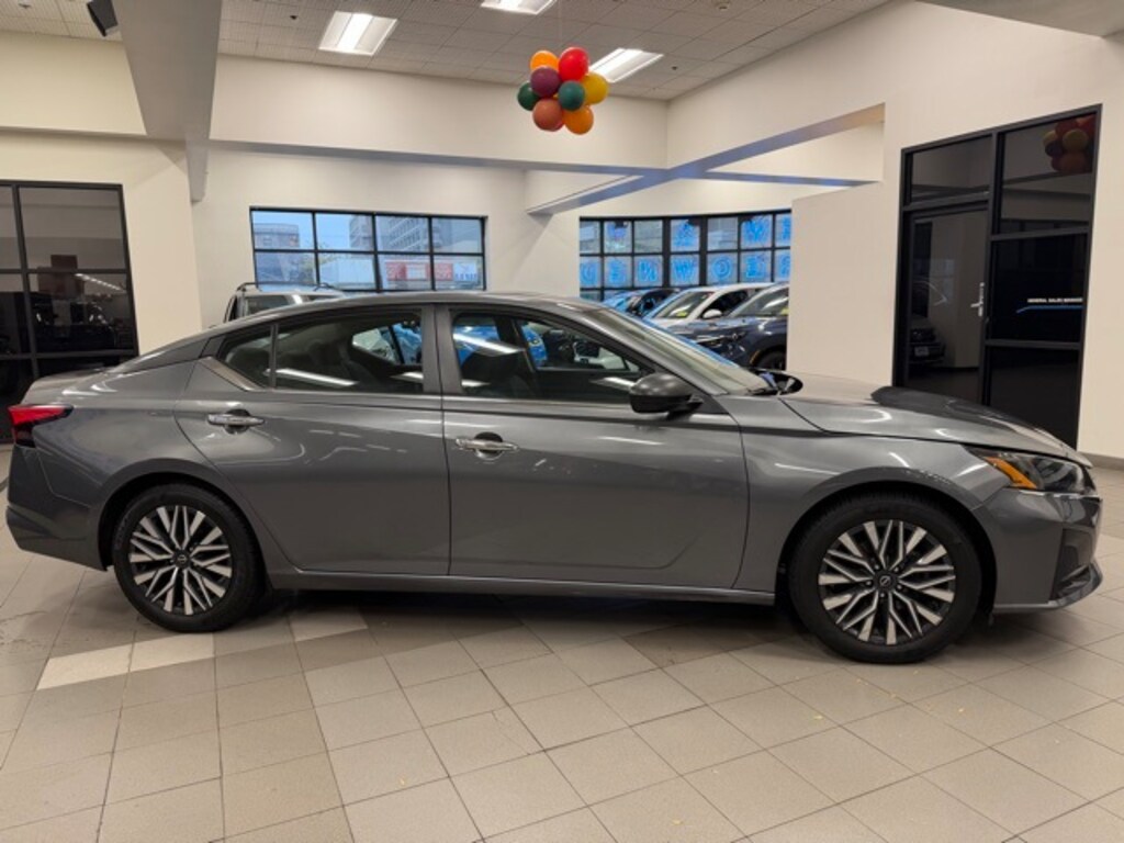 Used 2024 Nissan Altima 2.5 SV Sedan