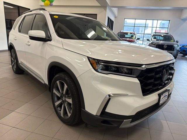 2024 Honda Pilot Touring AWD's photo