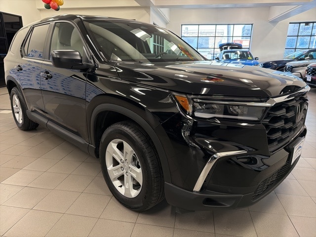 2024 Honda Pilot LX's photo