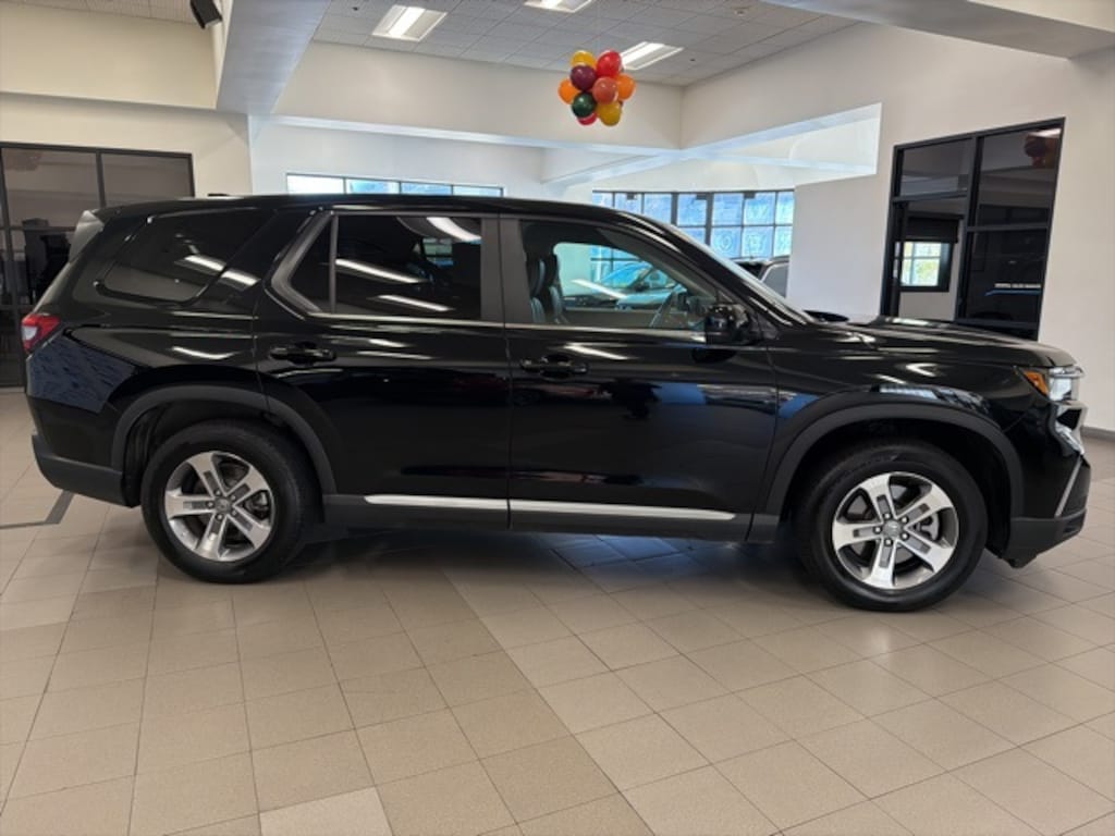 Certified 2023 Honda Pilot EX-L 8 Passenger SUV