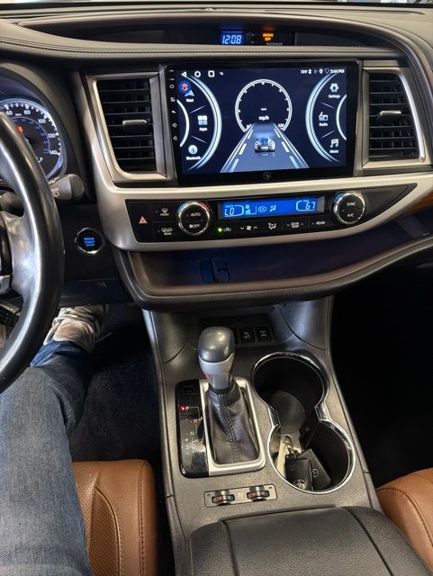 2019 Toyota Highlander Limited - Photo 10