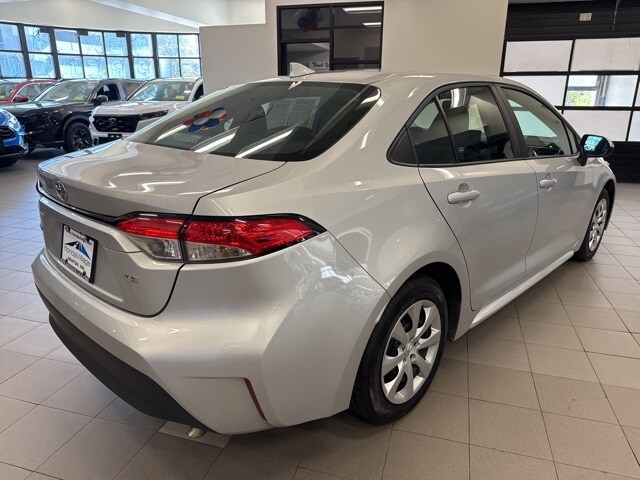 2023 Toyota Corolla LE photo 3
