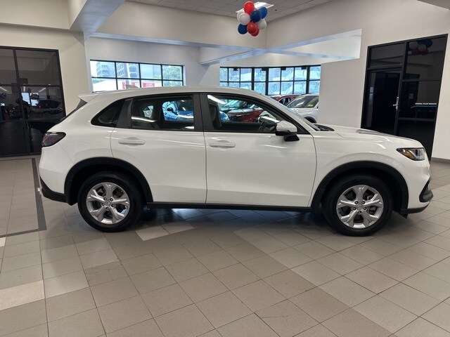 2023 Honda HR-V LX photo 2