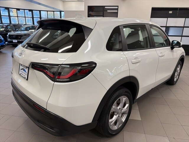 2024 Honda HR-V LX photo 3