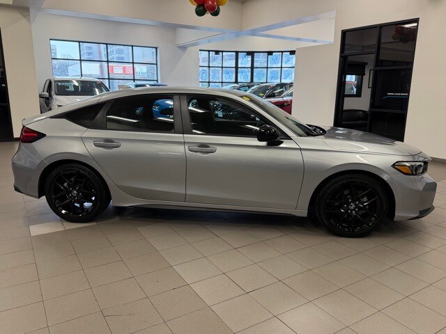 2025 Honda Civic Sport photo 2