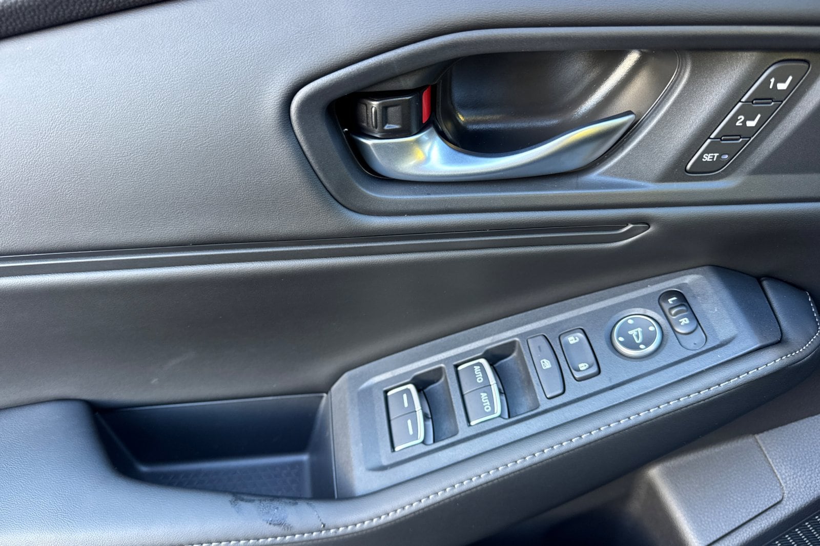 2026 Honda Accord Hybrid Sport-L - Photo 8