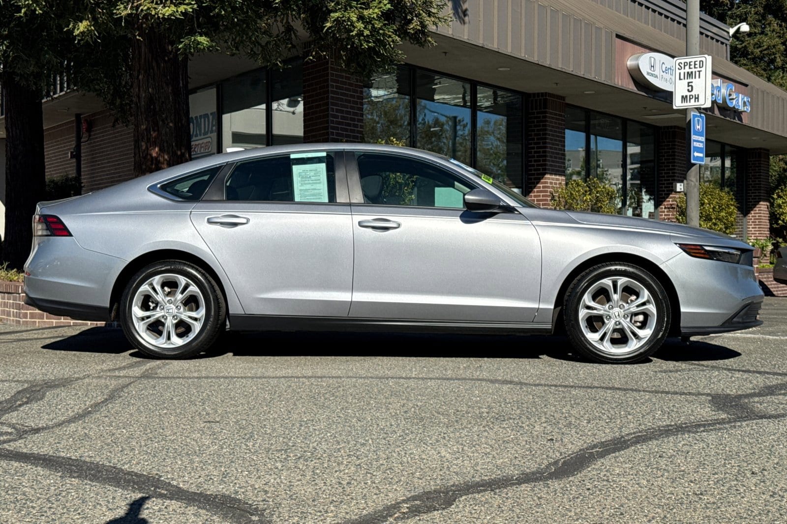 2023 Honda Accord LX photo 3