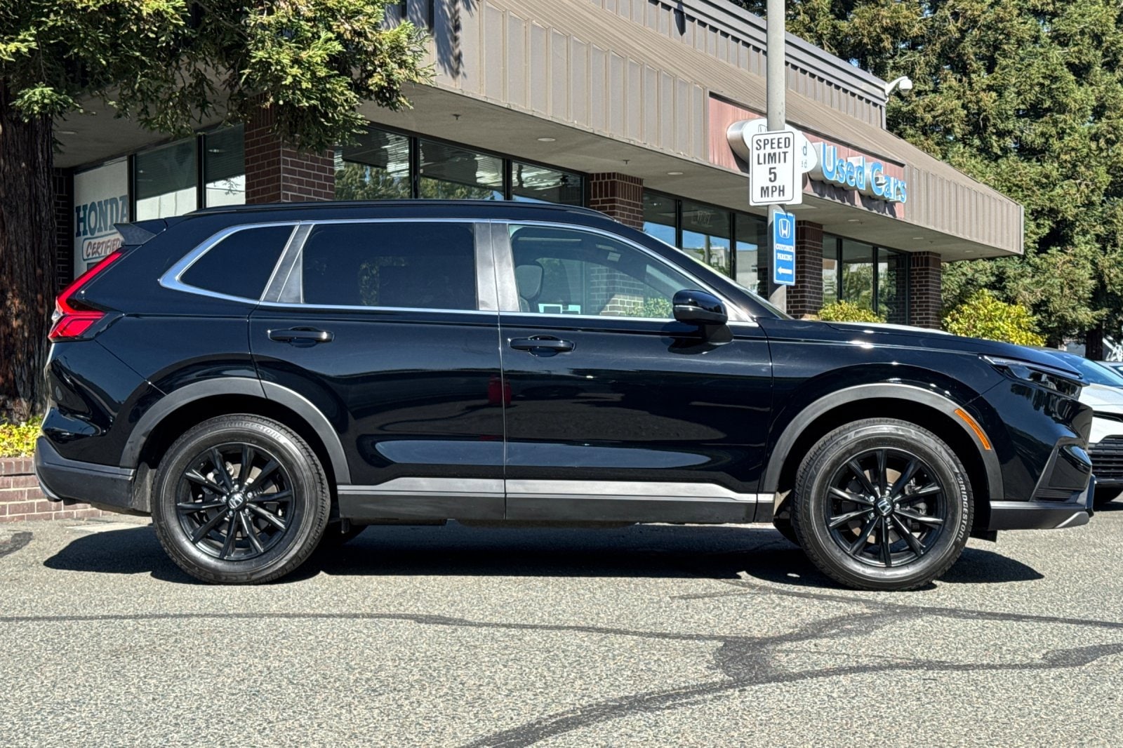 2023 Honda CR-V Hybrid Sport photo 3