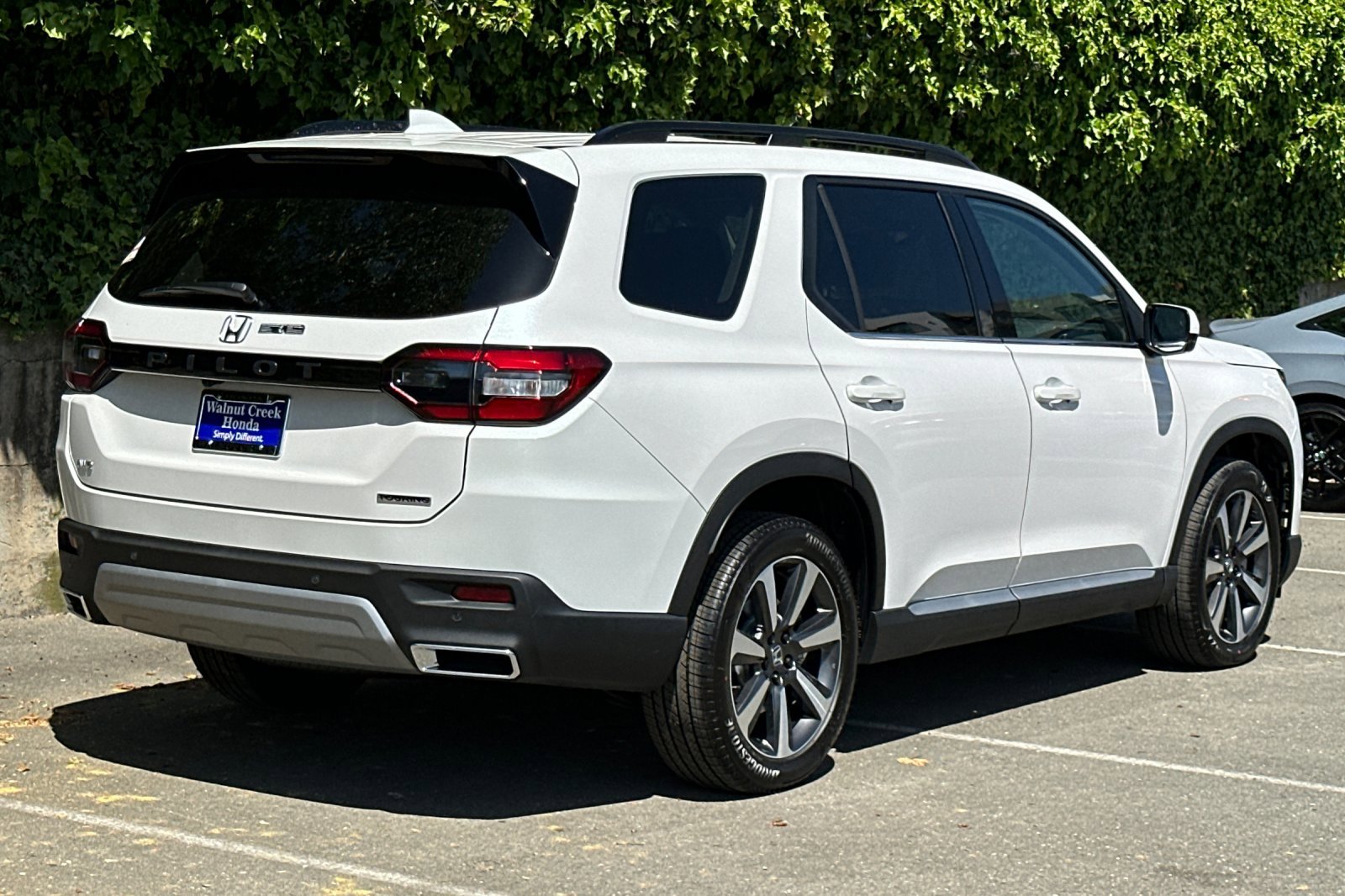 2025 Honda Pilot Touring photo 4