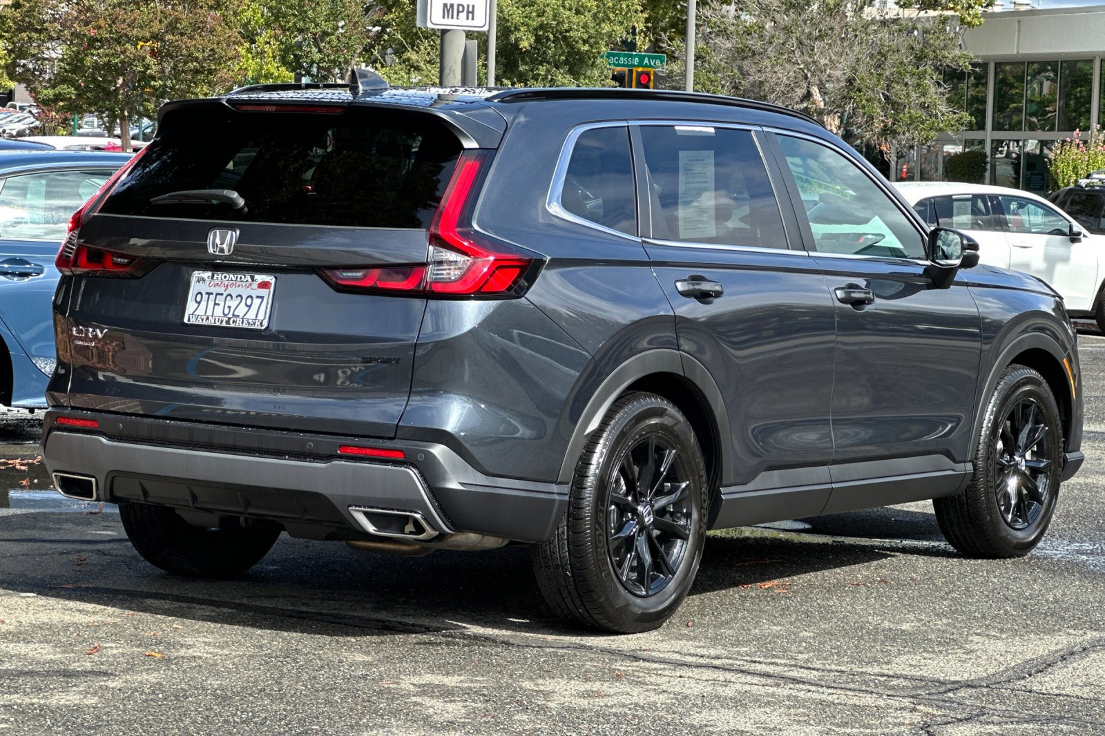 2025 Honda CR-V Hybrid Sport-L photo 4