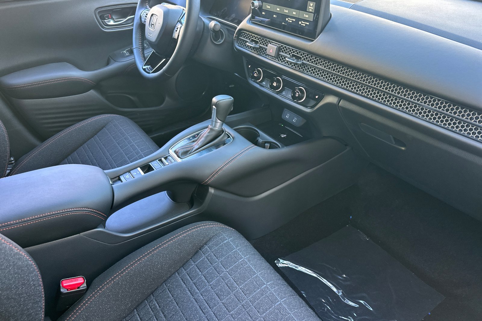 2026 Honda HR-V Sport - Photo 13
