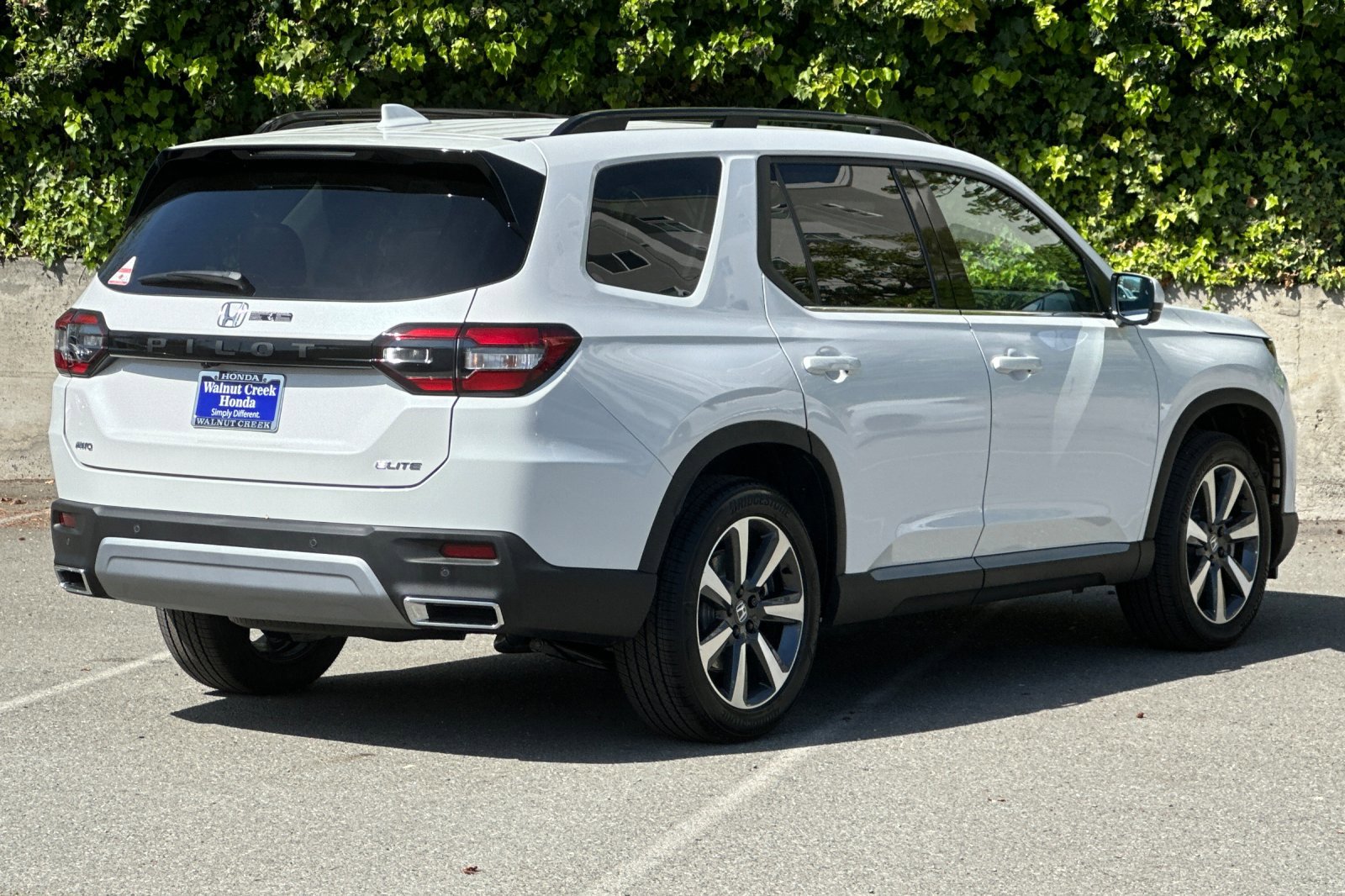 2025 Honda Pilot Elite photo 4