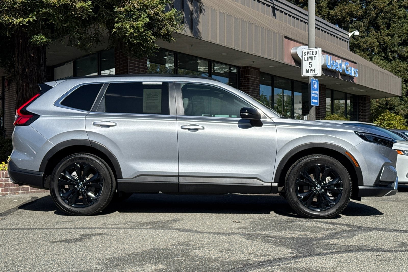 2023 Honda CR-V Hybrid Sport Touring photo 2