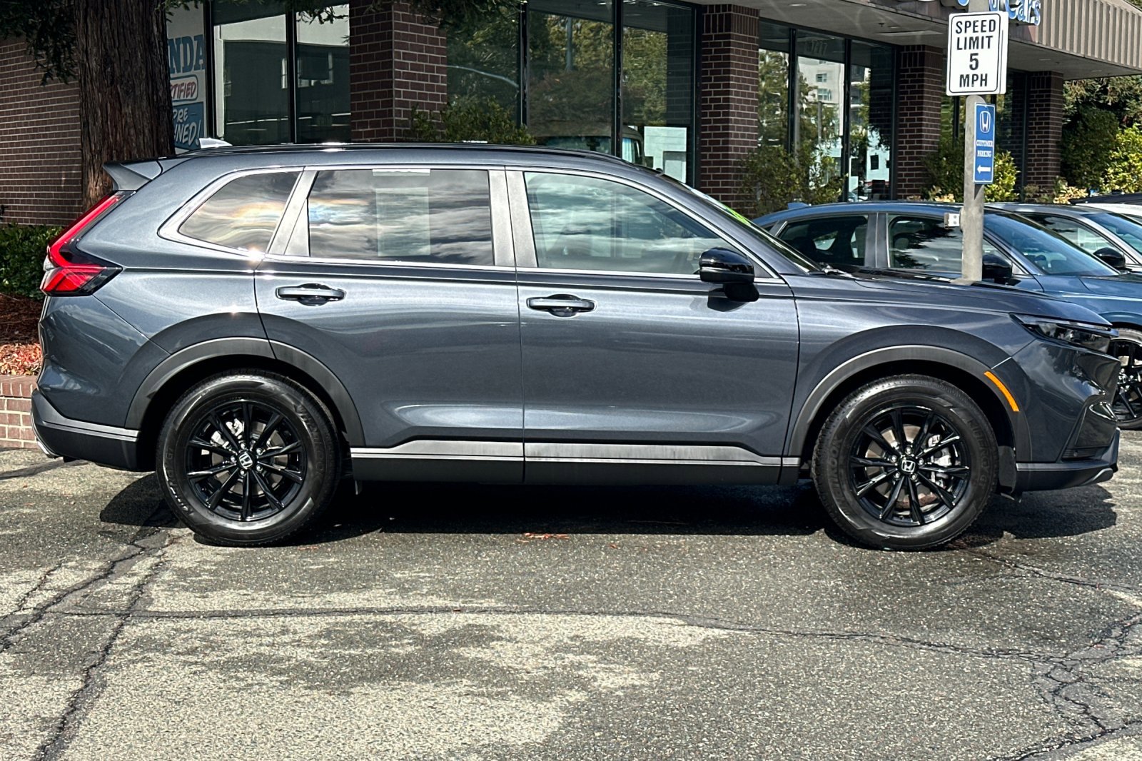 2025 Honda CR-V Hybrid Sport-L photo 3