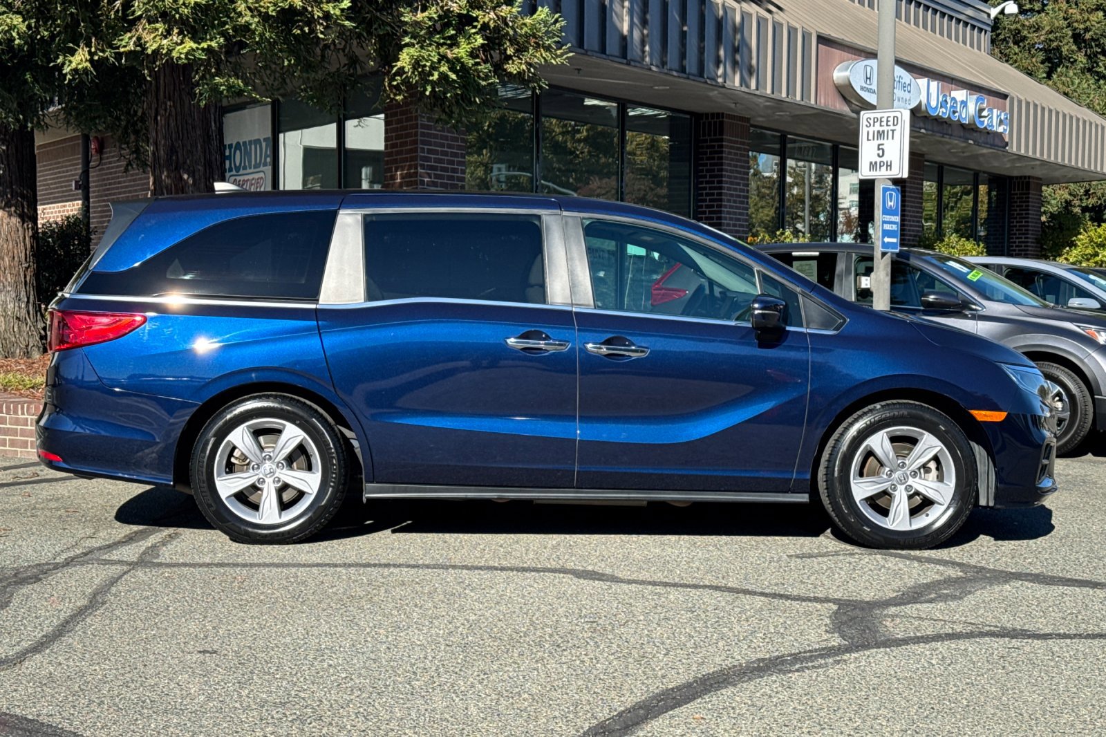 2020 Honda Odyssey EX-L photo 2