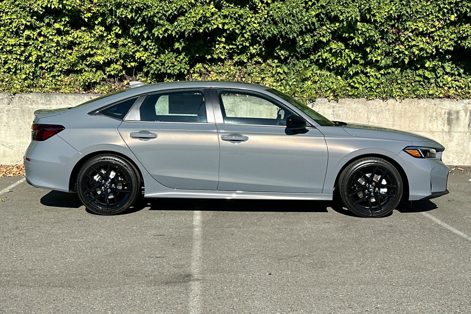 2026 Honda Civic Hybrid Sport photo 3