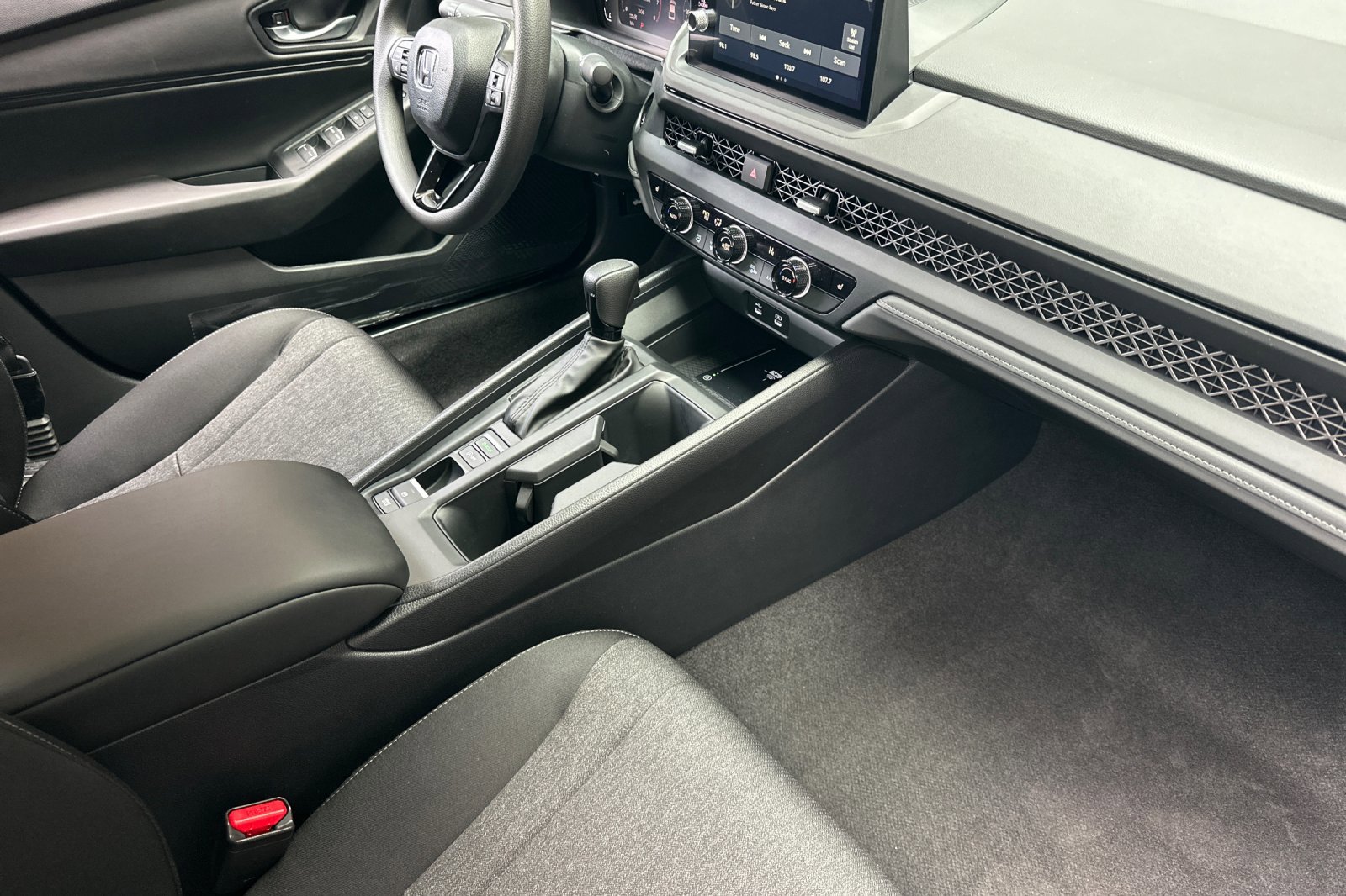 2026 Honda Accord SE - Photo 12